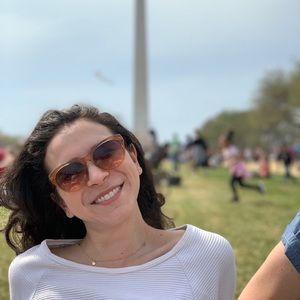 Meet your Posher, Laura